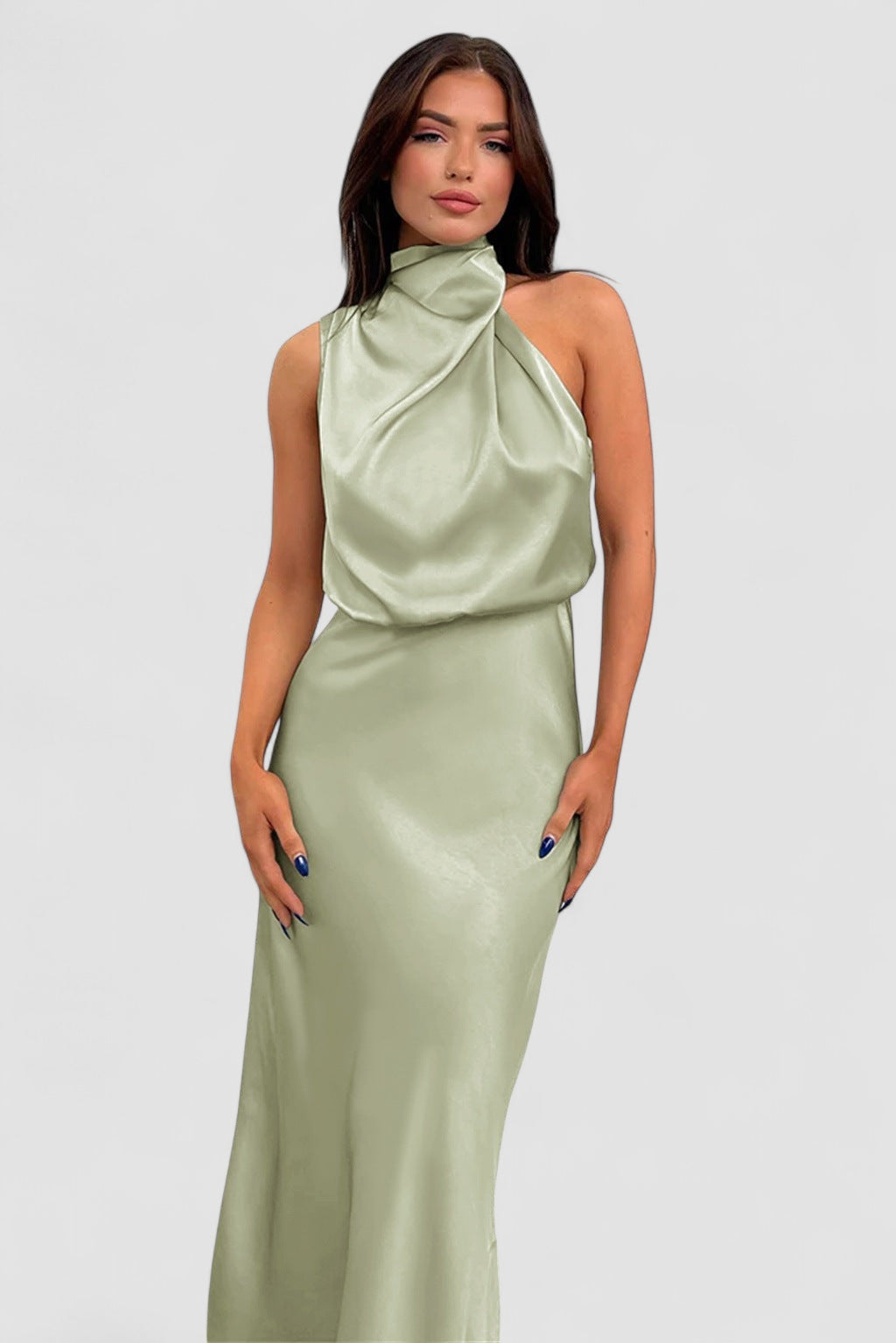 Lallisa | Glamourklänning i satin med halterneck